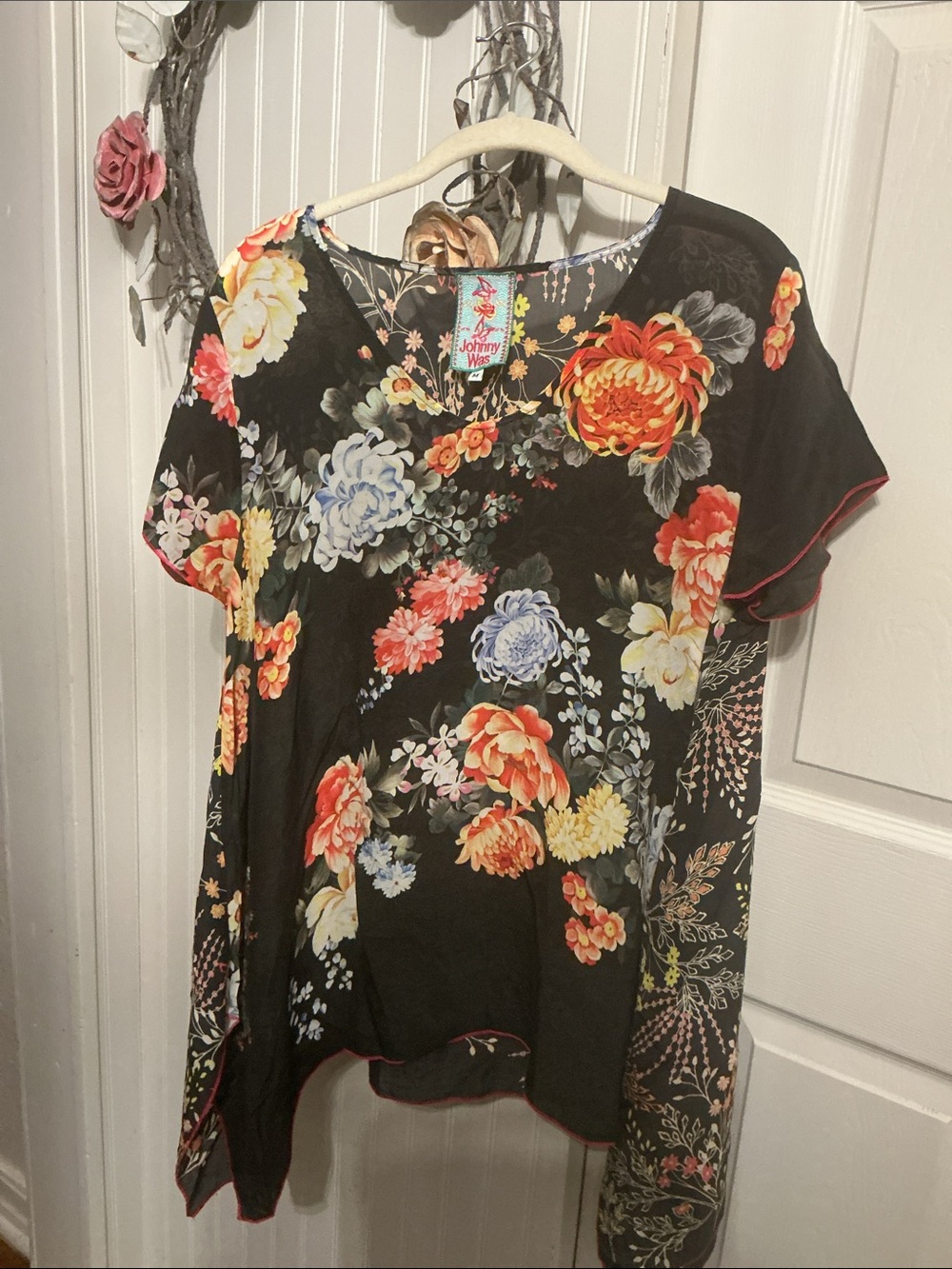 Johnny Was Black Floral Short Sleeve Asymmetrical Tunic